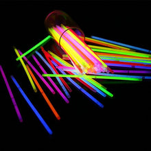 Cargar imagen en el visor de la galería, 100 Glow Stick Bracelets Glow Sticks Supreme Black Fox