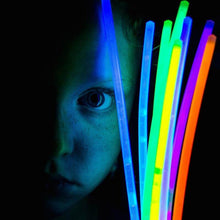 Cargar imagen en el visor de la galería, 100 Glow Stick Bracelets Glow Sticks Supreme Black Fox